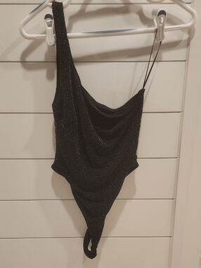 JLUXLABEL Black Glitter One-Shoulder Bodysuit